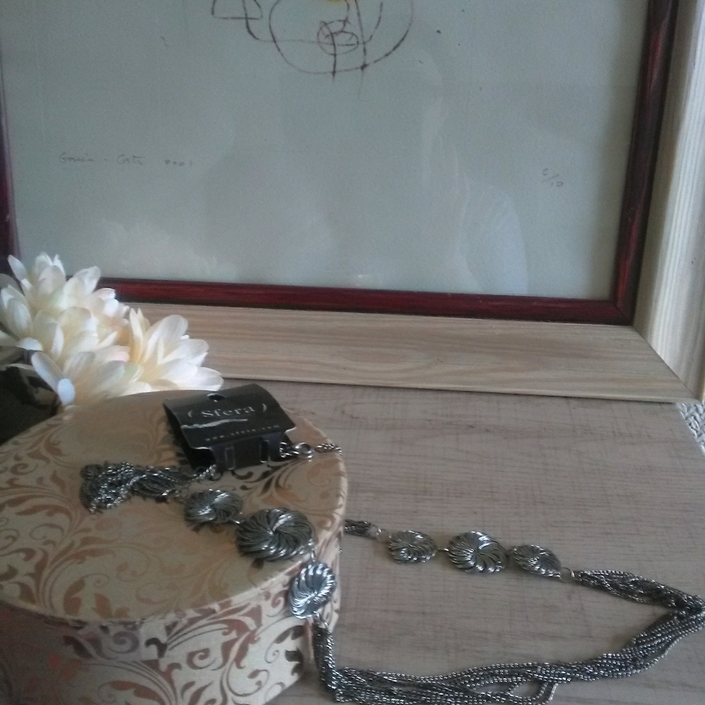 NWT SFERA Necklace